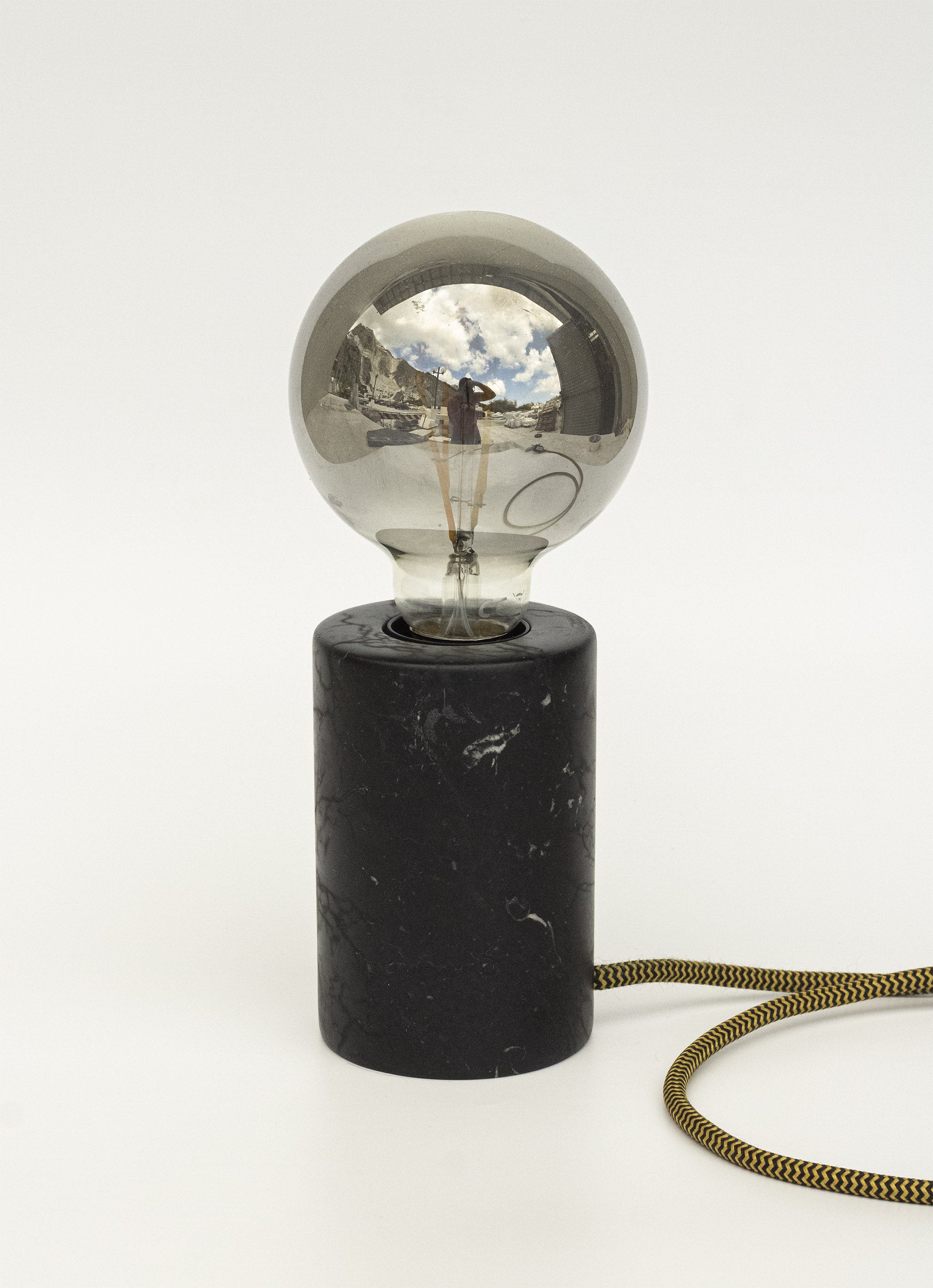 Lampada Desk in Marmo Nero Marquina