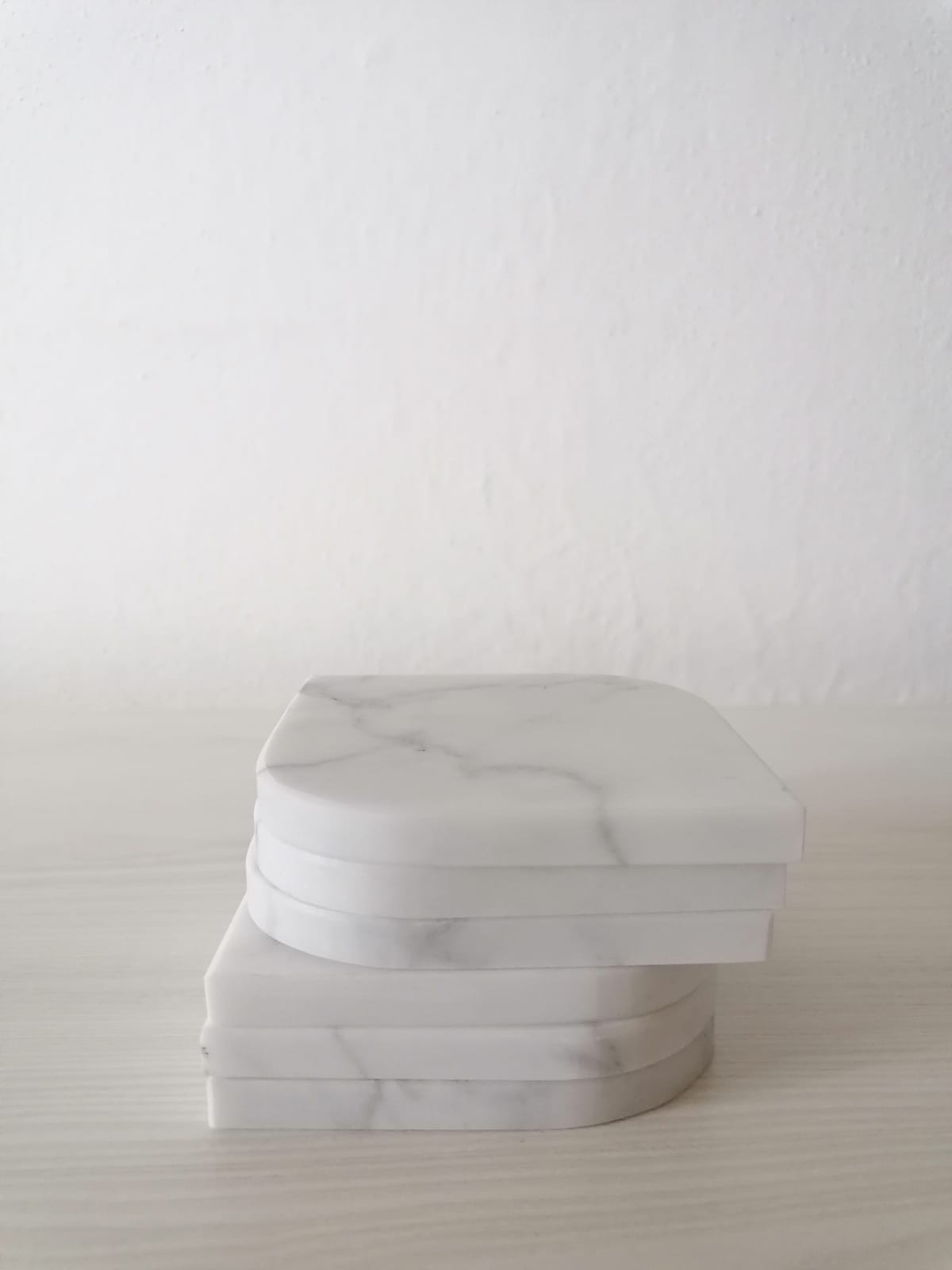 Set di Sotto Bicchieri "Drop" in Marmo Bianco di Carrara