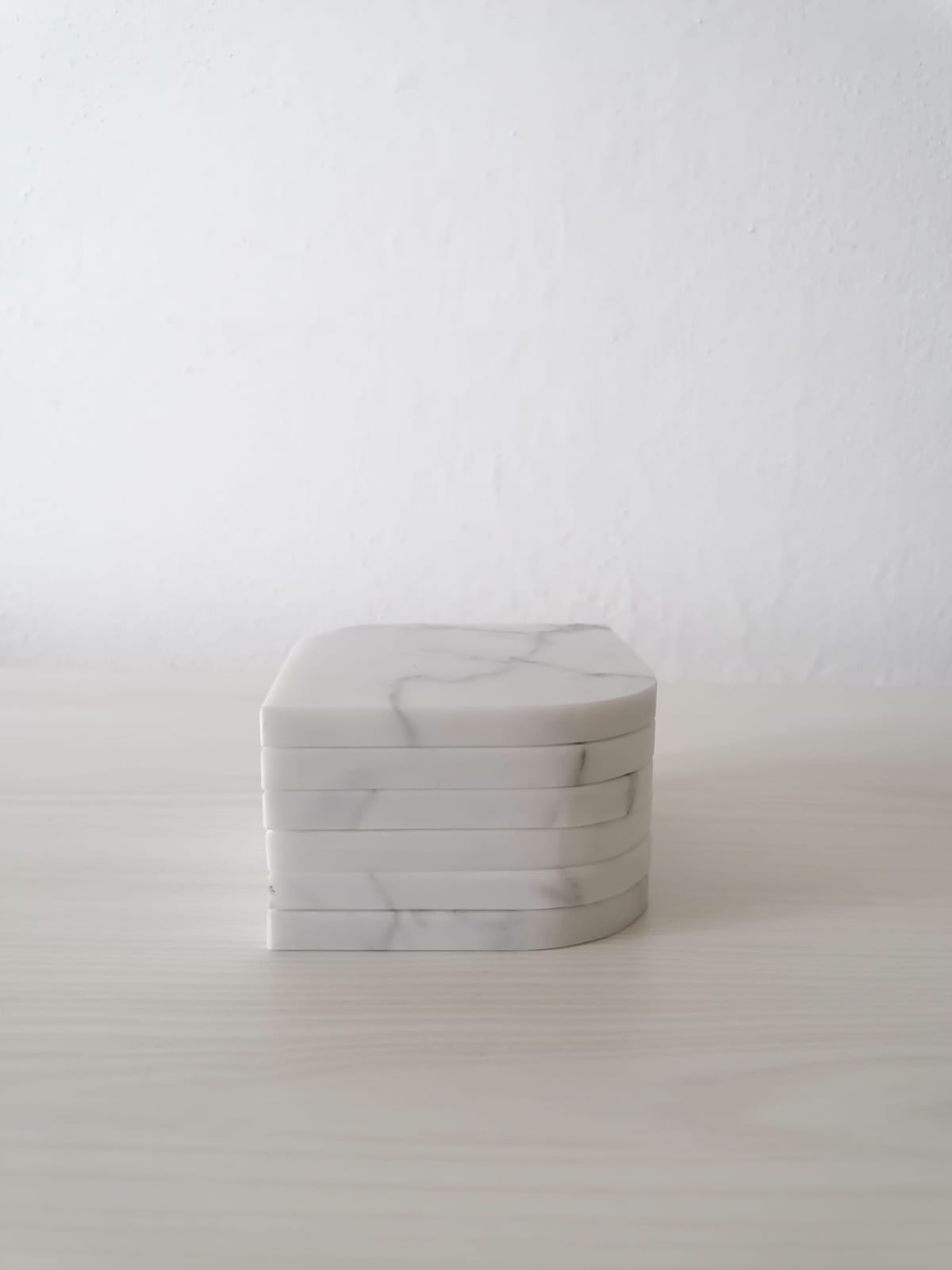 Set di Sotto Bicchieri "Drop" in Marmo Bianco di Carrara