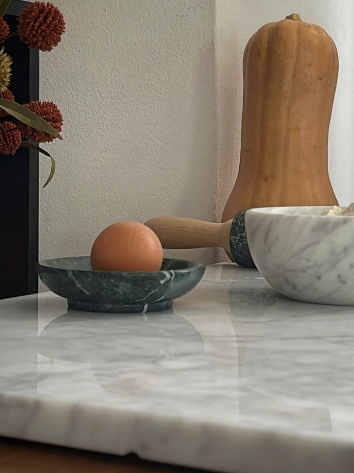 Ciotolina in Marmo Verde Guatemala con venature uniche, accessorio elegante per la tavola.