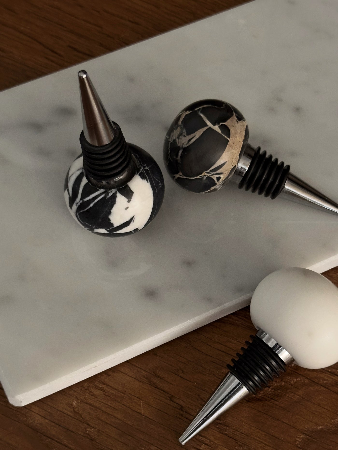 Tappo Vino in Marmo Noir Grand Antique