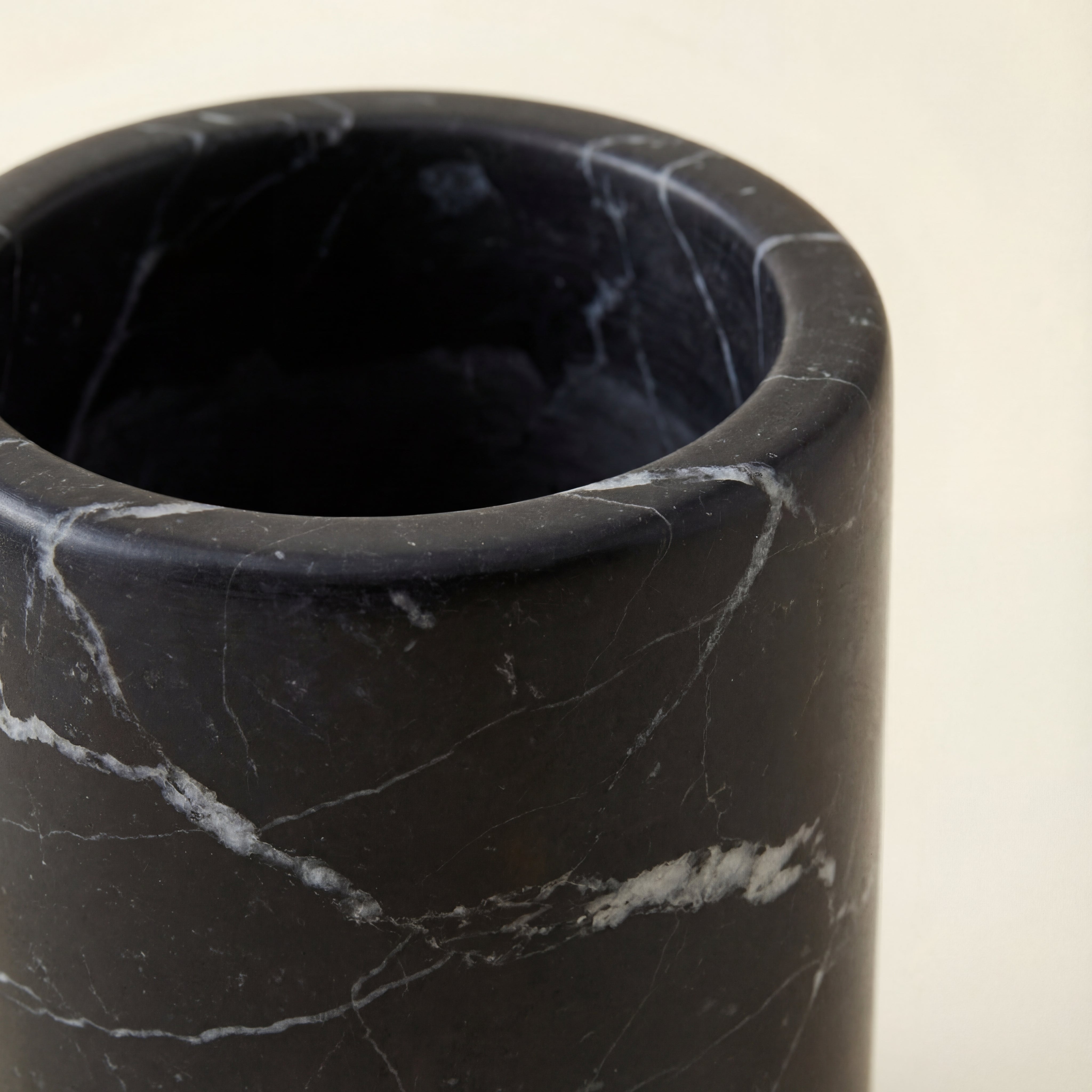 Bicchiere Portaspazzolini in Marmo Nero Marquina - Collezione Minimal