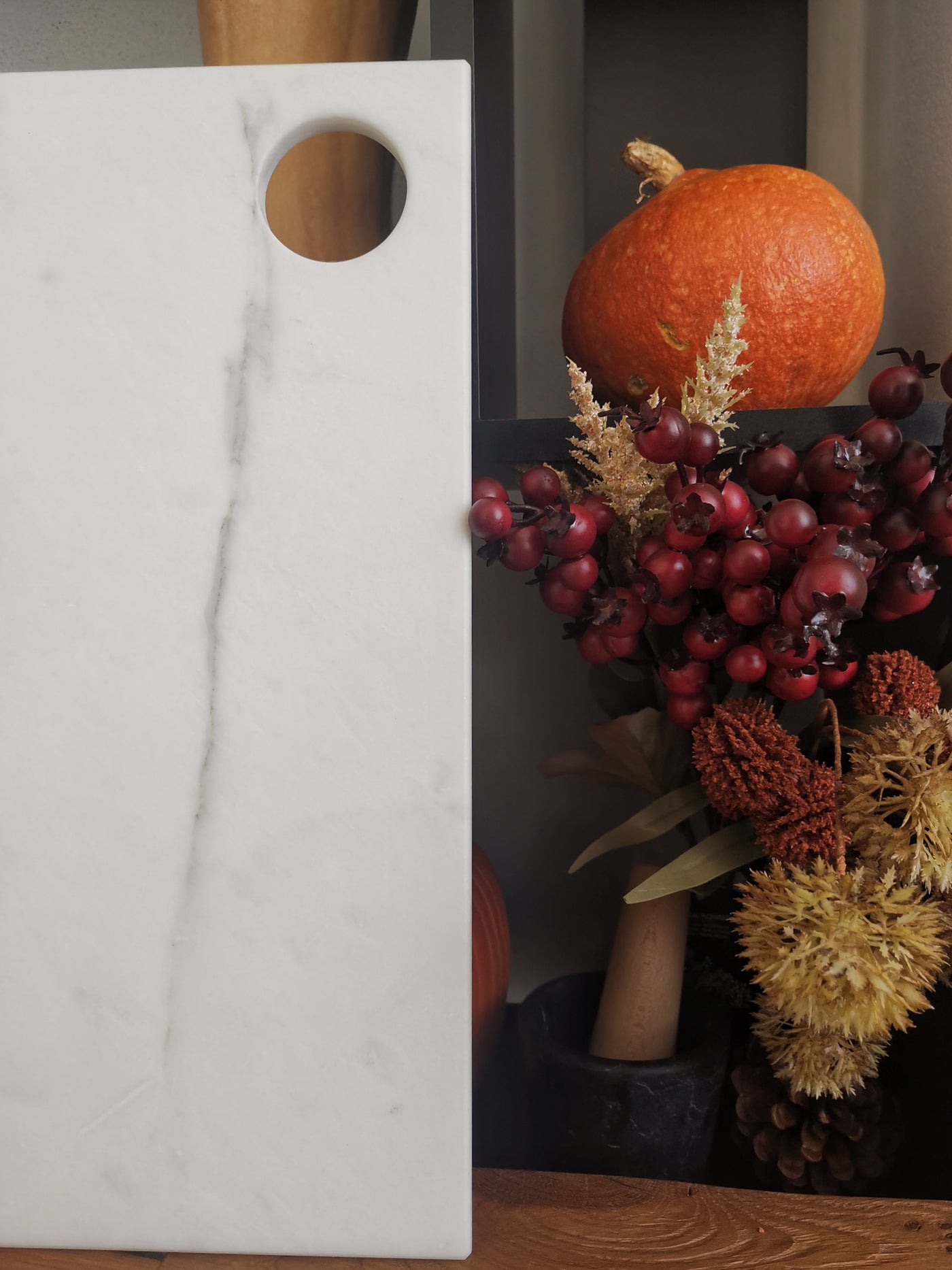 Tagliere in Marmo Statuario con venature uniche, accessorio elegante per la cucina