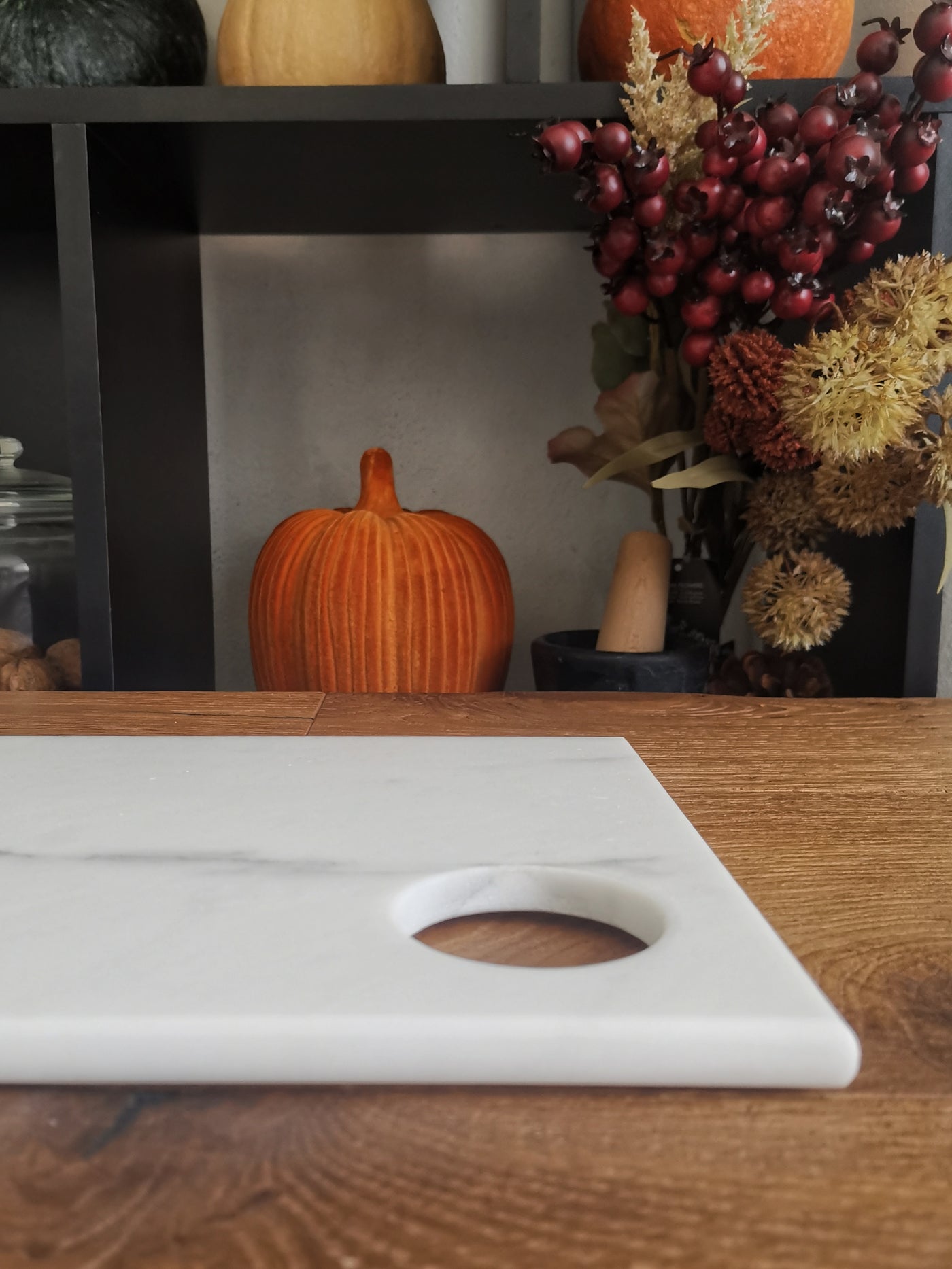 Tagliere in Marmo Statuario con venature uniche, accessorio elegante per la cucina