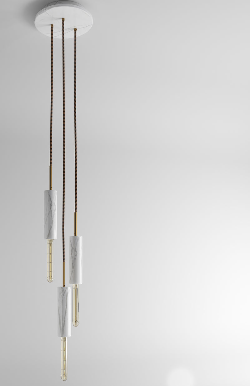 Lampadario in Marmo Statuario con venature uniche, illuminazione elegante per la casa.