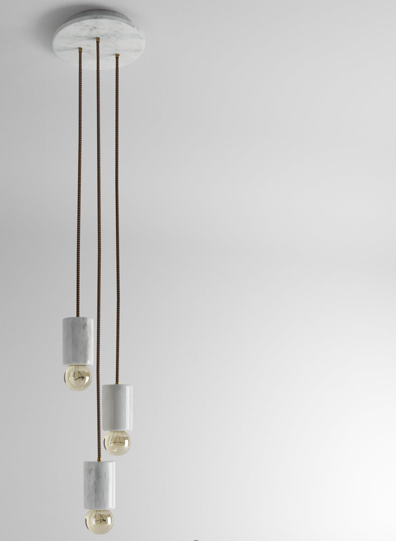 Lampadario in Marmo Bianco Carrara - Eleganza Artigianale per la Tua Casa