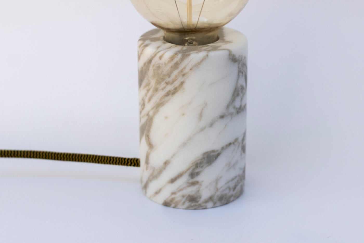 Lampada Desk in Marmo Calacatta