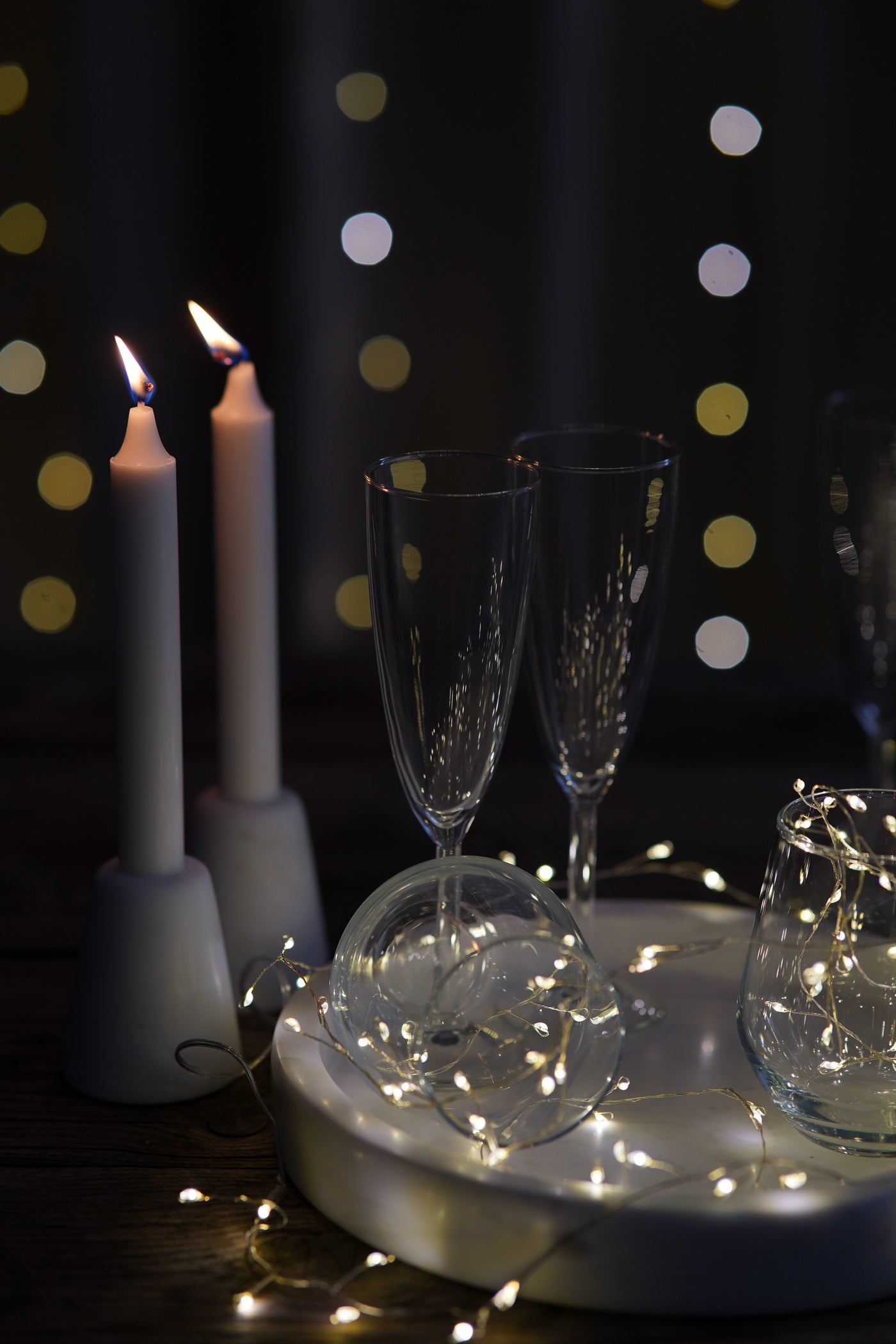 Porta Candela in Marmo 'Stelum' con venature uniche, accessorio elegante per la casa