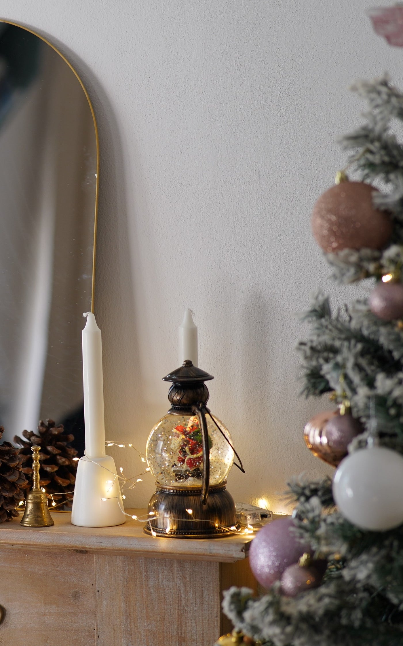 Porta Candela in Marmo 'Stelum' con venature uniche, accessorio elegante per la casa