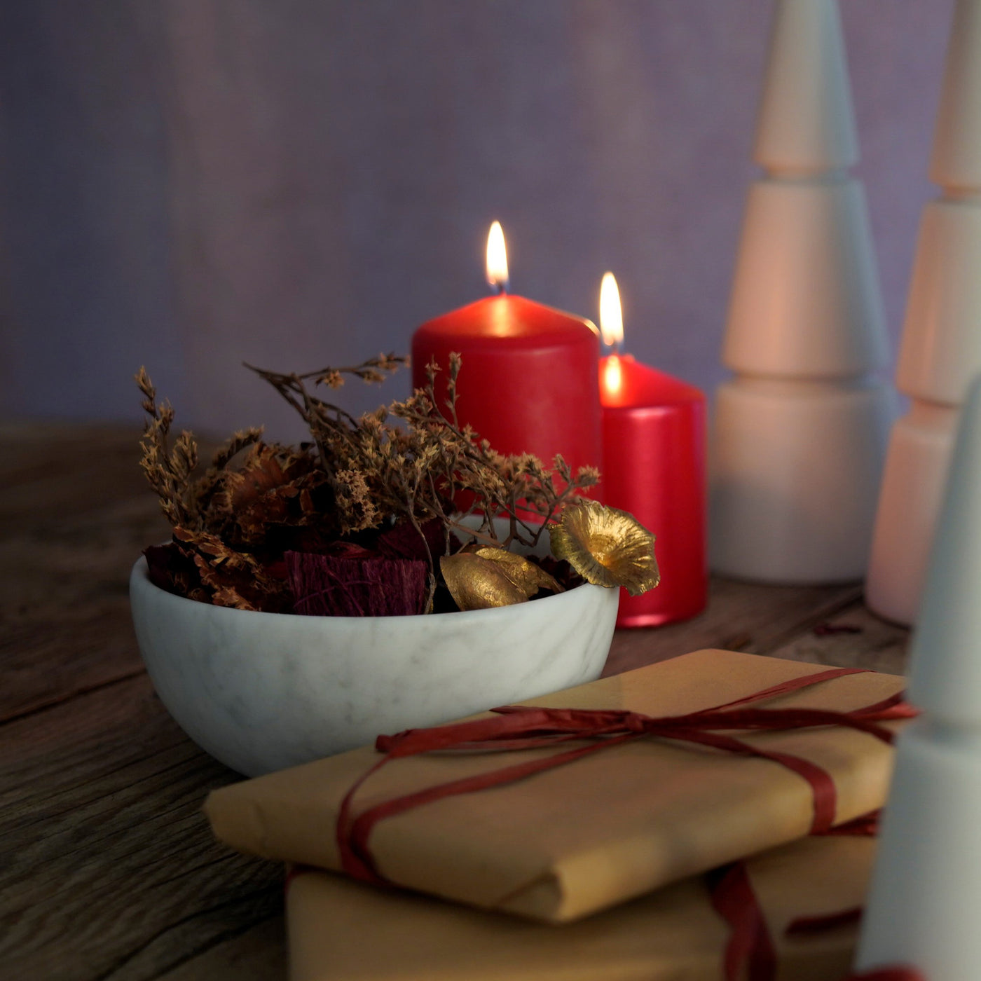 Bowl in Marmo Bianco di Carrara con venature uniche, accessorio elegante per la tavola.