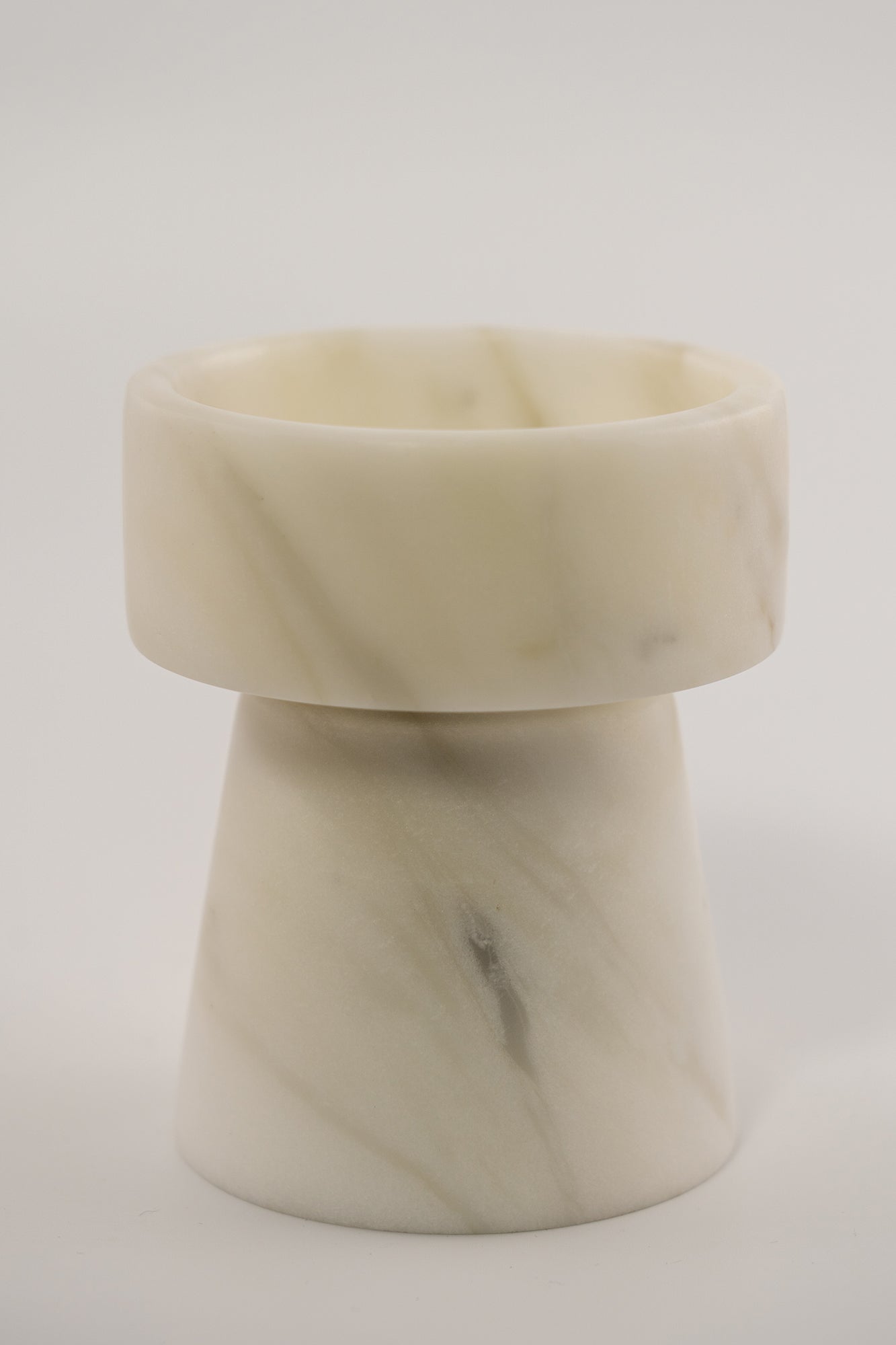 Porta Candela in Marmo Calacatta con venature uniche, accessorio elegante per la casa