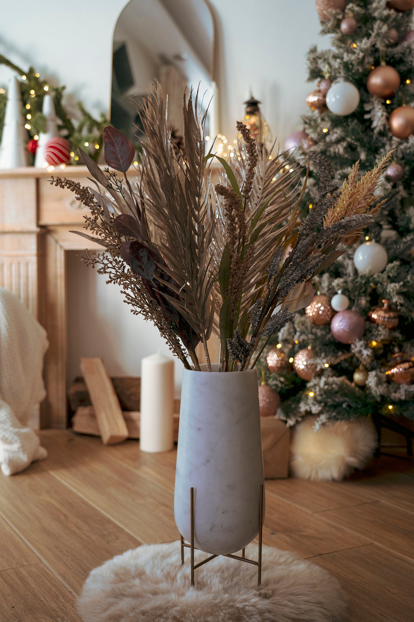 Vaso "Nora" in Marmo Bianco di Carrara