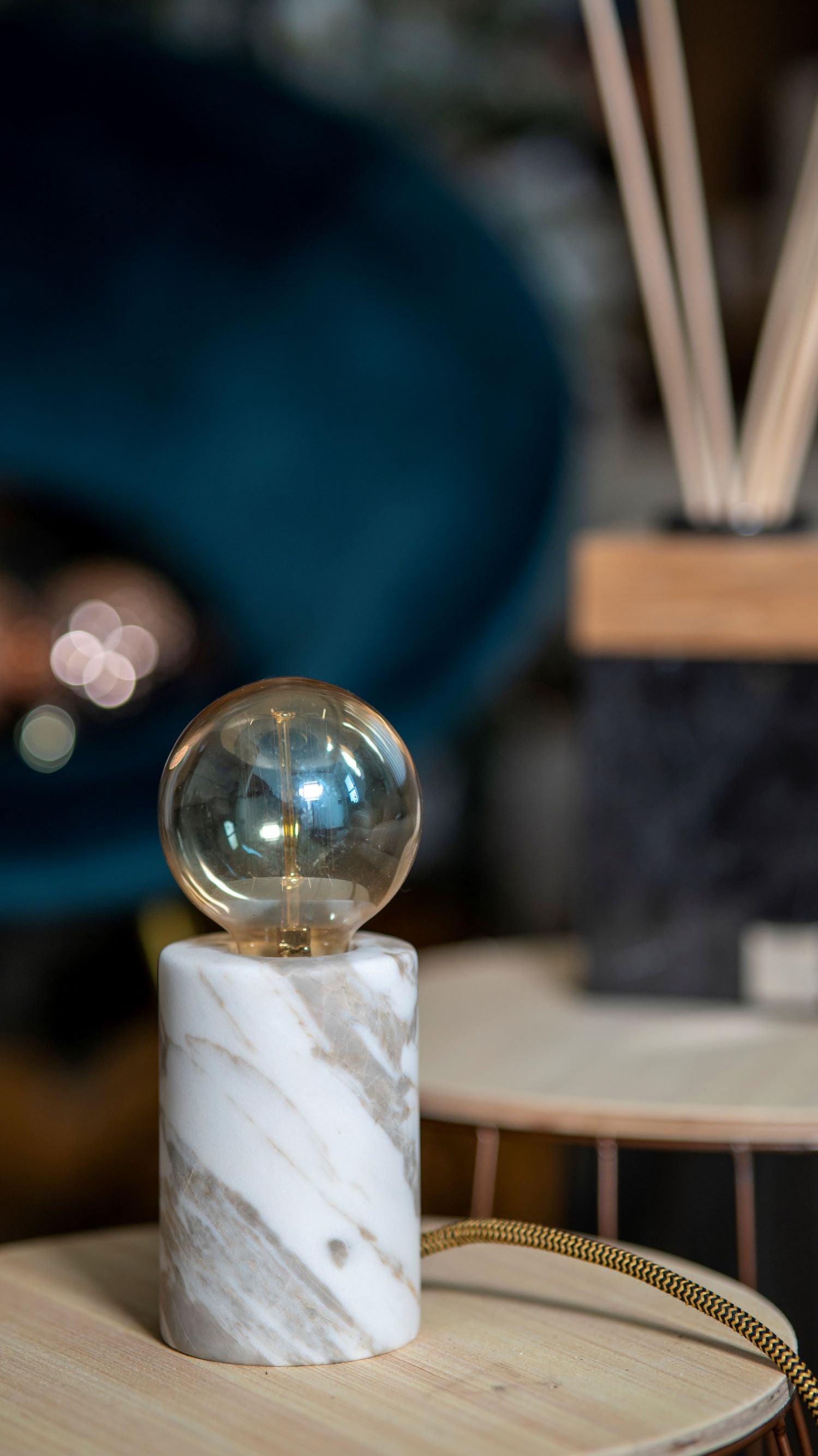 Lampada Desk in Marmo Calacatta