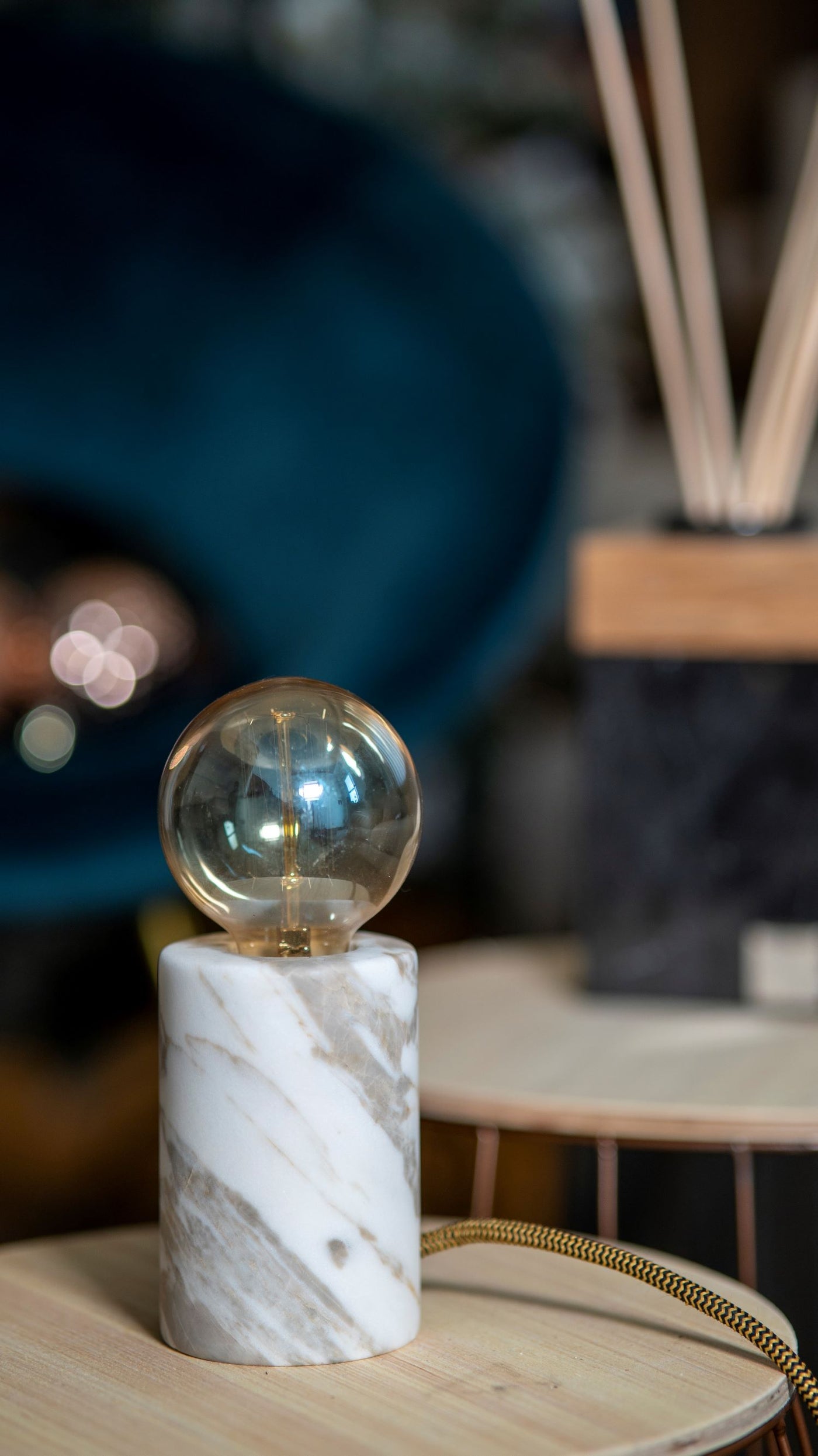 Lampada Desk in Marmo Calacatta