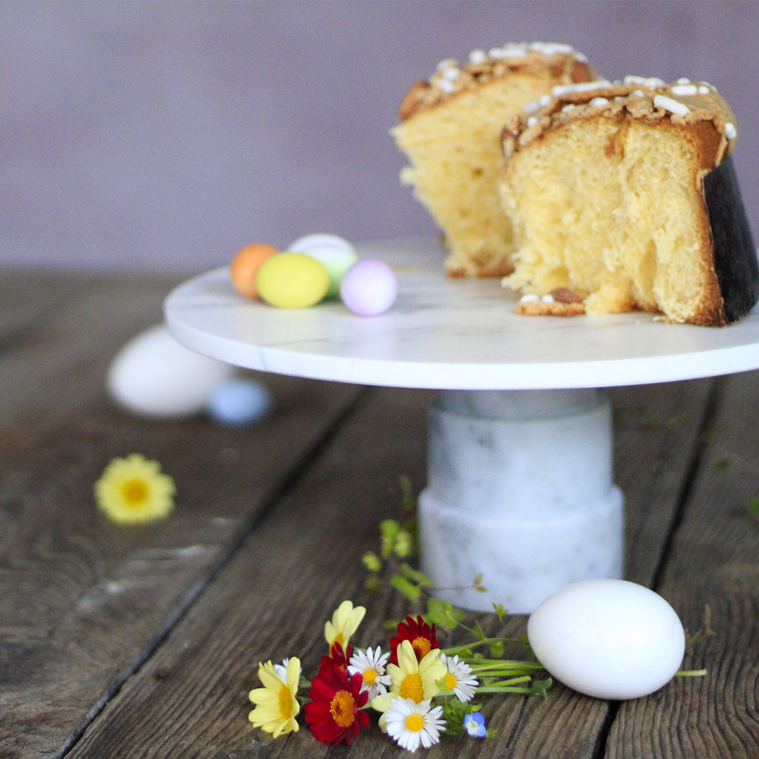 Alzata per Dolci 'Scaletta' in Marmo - Eleganza Artigianale per la Tua Tavola